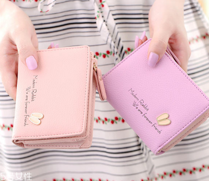 錢包上的筆跡怎么去除？錢包上的筆跡清理方法