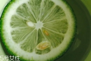 青檸檬可以敷臉嗎？青檸檬敷臉能美白嗎？