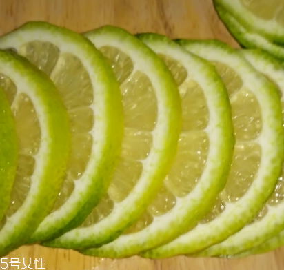 青檸檬可以敷臉嗎？青檸檬敷臉能美白嗎？