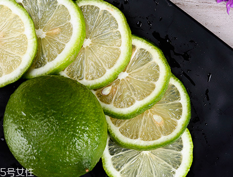 青檸檬可以敷臉嗎？青檸檬敷臉能美白嗎？