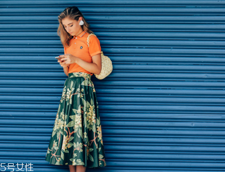 原諒色衣服怎么搭配？原諒色衣服搭配圖片