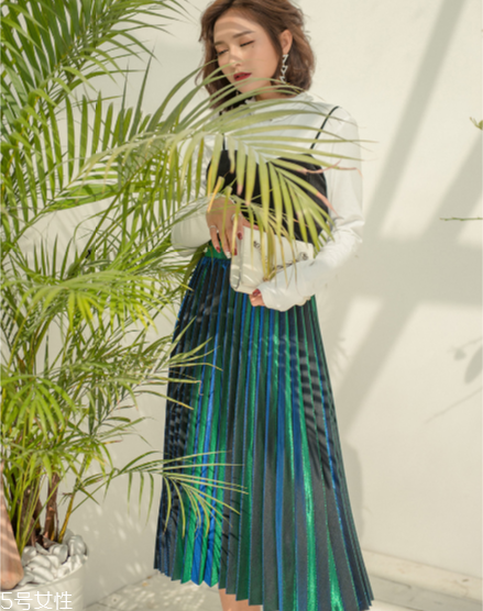 原諒色衣服怎么搭配？原諒色衣服搭配圖片