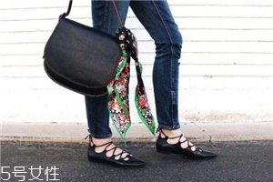 瑪麗珍鞋怎么搭配衣服？瑪麗珍鞋搭配圖片