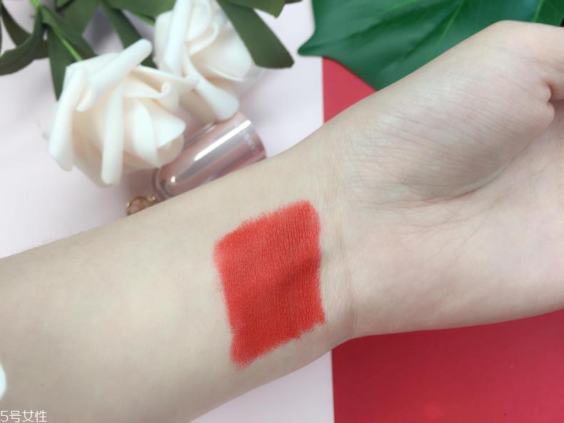 卡姿蘭口紅16號好看嗎 輕霧感口紅16號上唇效果 卡姿蘭口紅16號好看嗎 輕霧感口紅16號上唇效果