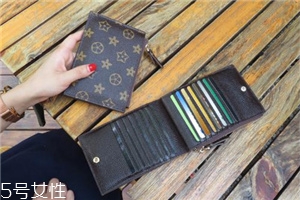 錢包沾上黑墨水怎么辦？錢包上的黑墨水怎么清理