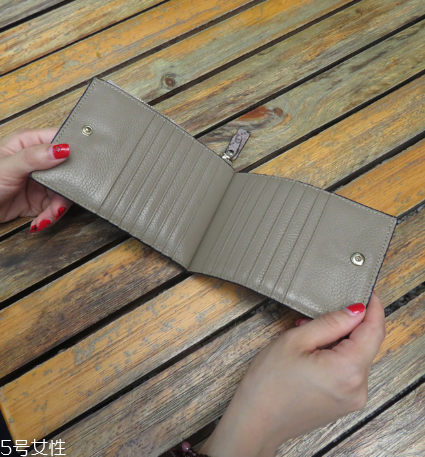 錢包長(zhǎng)毛了怎么清洗？錢包長(zhǎng)毛清洗方法