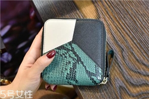 錢包長(zhǎng)毛了怎么清洗？錢包長(zhǎng)毛清洗方法