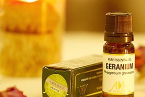 天竺葵精油可以去黑頭嗎？天竺葵精油怎么去黑頭