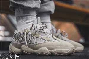 yeezy 500偏碼嗎？yeezy 500鞋碼標準嗎