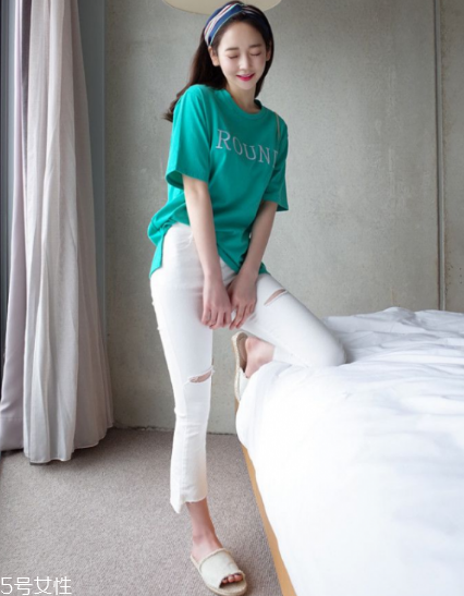 綠色短袖怎么搭配？綠色短袖搭配技巧