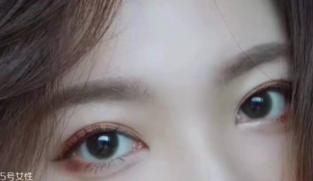 綠色美瞳適合畫什么妝 綠色美瞳給人什么感覺(jué)