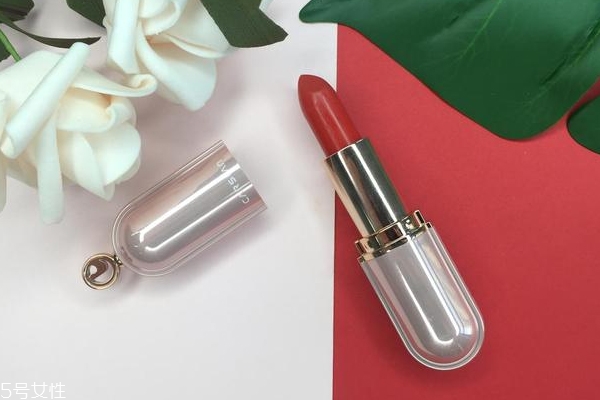 卡姿蘭口紅16號好看嗎 輕霧感口紅16號上唇效果 卡姿蘭口紅16號好看嗎 輕霧感口紅16號上唇效果