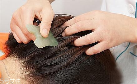 按摩頭皮有什么好處 按摩頭皮什么時(shí)間最好 按摩頭皮有什么好處 按摩頭皮什么時(shí)間最好