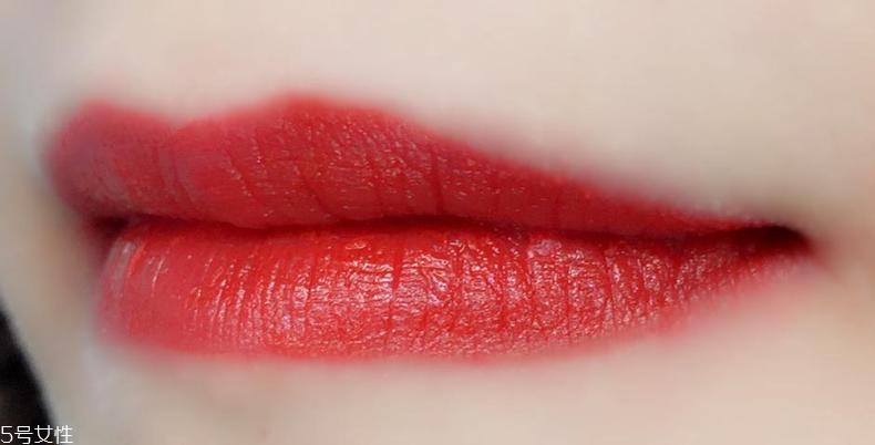 卡姿蘭口紅16號好看嗎 輕霧感口紅16號上唇效果 卡姿蘭口紅16號好看嗎 輕霧感口紅16號上唇效果