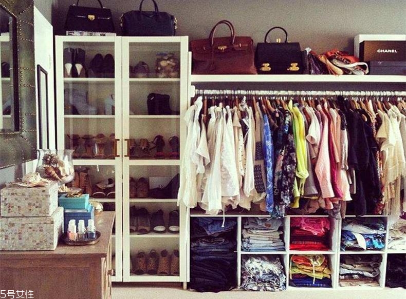 30多歲適合什么香水 香水年齡段分類 30多歲適合什么香水 香水年齡段分類