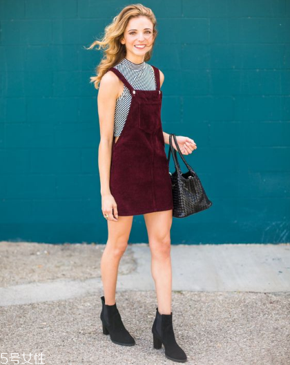 背帶裙配什么鞋子好看？背帶裙搭配鞋子技巧