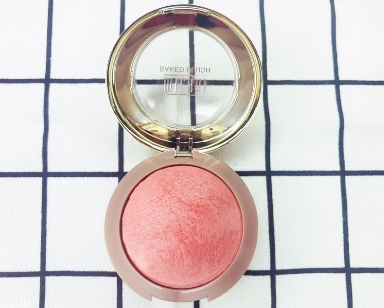 米蘭妮腮紅春夏推薦色號 milani5號luminoso上臉圖 米蘭妮腮紅春夏推薦色號 milani5號luminoso上臉圖