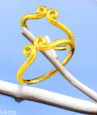 周大福緊箍咒戒指多少錢？周大福緊箍咒戒指價位