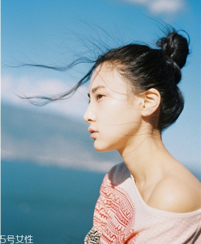 夏天扎什么頭發(fā)最涼快 22款夏日清涼編發(fā) 夏天扎什么頭發(fā)最涼快 22款夏日清涼編發(fā)