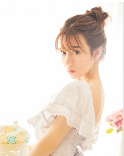 夏天扎什么頭發(fā)最涼快 22款夏日清涼編發(fā) 夏天扎什么頭發(fā)最涼快 22款夏日清涼編發(fā)