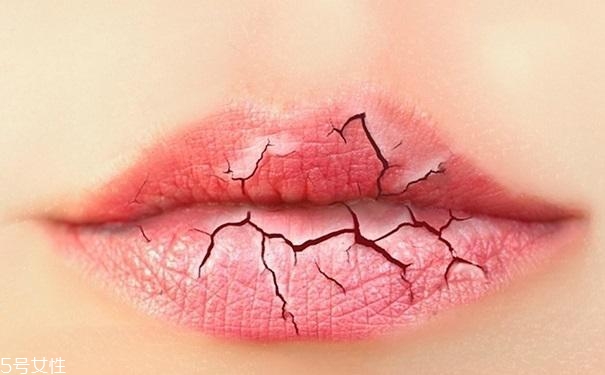 第一支口紅買什么 新手買口紅根據(jù)三點(diǎn)挑 第一支口紅買什么 新手買口紅根據(jù)三點(diǎn)挑