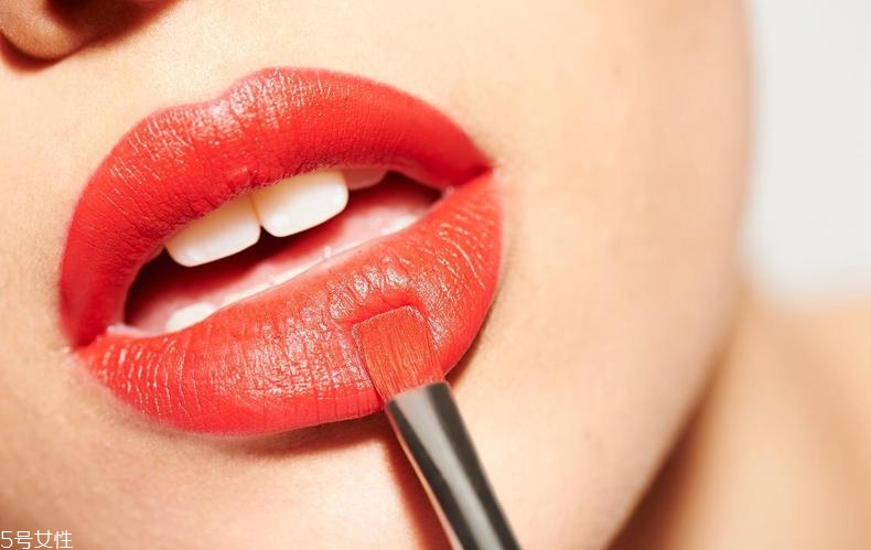 第一支口紅買什么 新手買口紅根據(jù)三點(diǎn)挑 第一支口紅買什么 新手買口紅根據(jù)三點(diǎn)挑