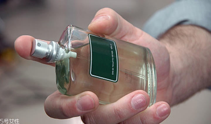 香水每次噴多少泵 香水使用指南