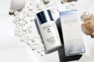 雅詩蘭黛晶透沁白搖搖防曬乳怎么樣？水感防曬不一斑