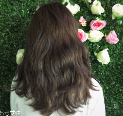 紅棕色發(fā)色顯黑嗎 顯黑顯白發(fā)色盤(pán)點(diǎn)