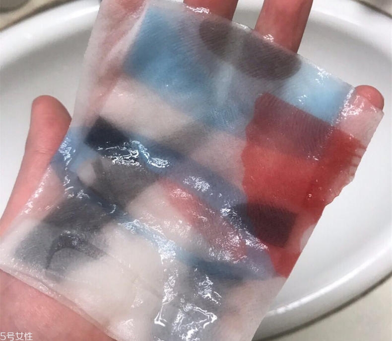 pure smile藝妓臉譜面膜有幾個版本？適合敏感肌嗎？