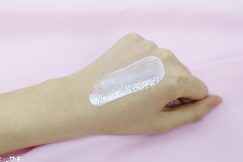 蘭嘉絲汀防曬乳敏感肌能用嗎 蘭嘉絲汀防曬乳油不油 蘭嘉絲汀防曬乳敏感肌能用嗎 蘭嘉絲汀防曬乳油不油