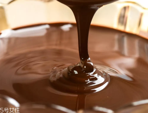 巧克力糖漿怎么做？巧克力糖漿可以做什么？