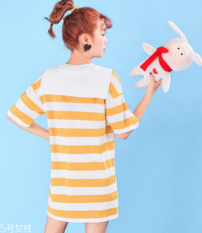 拼接連衣裙怎么搭配？拼接連衣裙搭配竅門