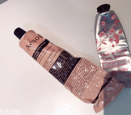 伊索護手霜和歐舒丹護手霜哪個好 兩款護手霜區(qū)別 伊索護手霜和歐舒丹護手霜哪個好 兩款護手霜區(qū)別