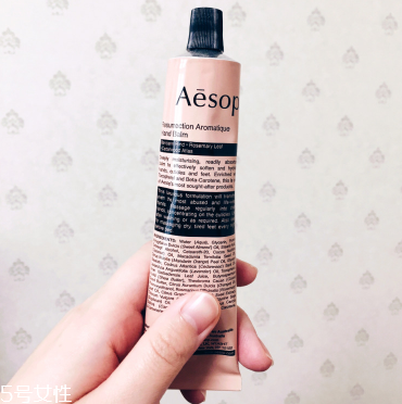 伊索護手霜和歐舒丹護手霜哪個好 兩款護手霜區(qū)別 伊索護手霜和歐舒丹護手霜哪個好 兩款護手霜區(qū)別