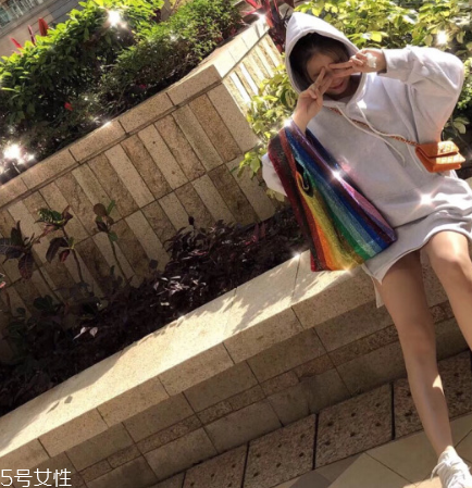 ashish彩虹亮片包多少錢？ashish彩虹亮片包價(jià)格