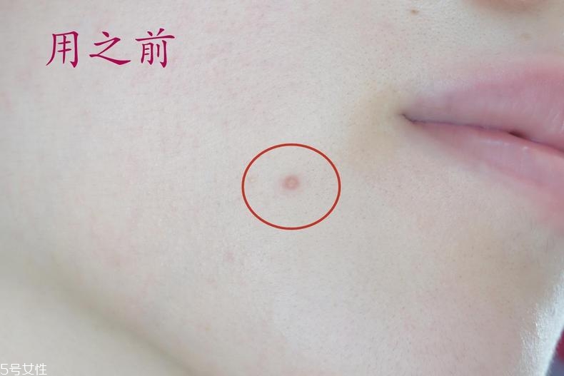 雅詩蘭黛晶透沁白防曬搖搖乳成膜快嗎？適合油痘皮嗎？