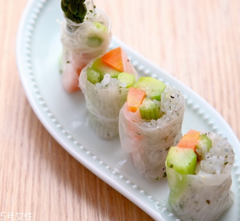 越南春卷皮是怎么做的？越南春卷皮用的什么水