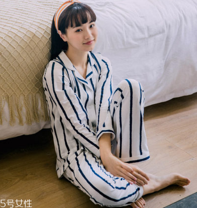 睡衣上的奶漬怎么去除？睡衣上有奶漬怎么洗