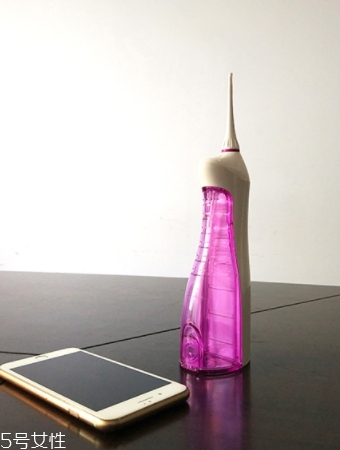 沖牙器怎么用？沖牙器刷牙前用還是刷牙后用