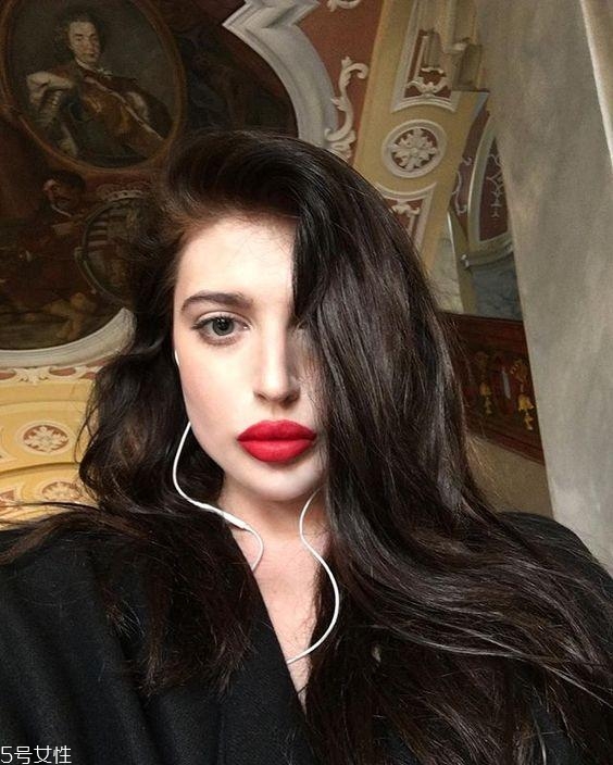 大紅色口紅不適合哪些人 3類(lèi)人不適合大紅唇