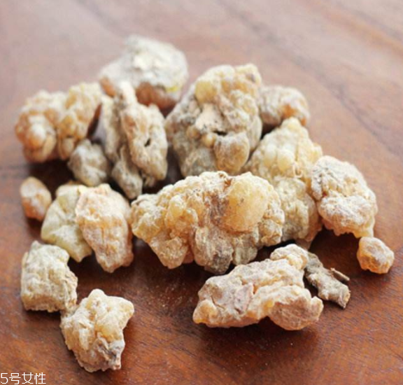 乳香純露可以吃嗎 乳香純露的內服功效 乳香純露可以吃嗎 乳香純露的內服功效