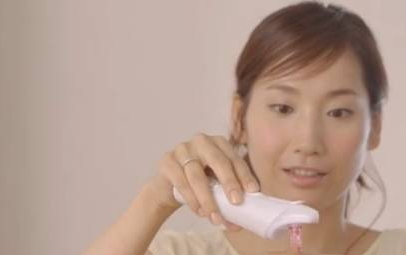 松下毛孔清潔器怎么用？松下毛孔清潔器怎么充電