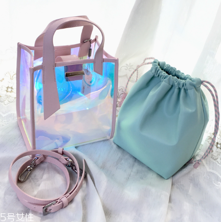 小ck鐳射包在哪里買？charles keith鐳射包在哪能買到