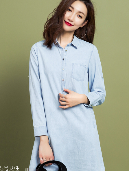 純色連衣裙怎么搭配？純色連衣裙搭配圖片