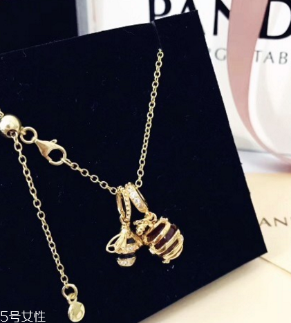 潘多拉小蜜蜂項(xiàng)鏈多少錢(qián)？潘多拉小蜜蜂項(xiàng)鏈價(jià)位
