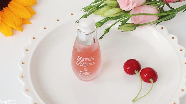 darphin多效舒緩精華液敏感肌能用嗎？油皮能用嗎？