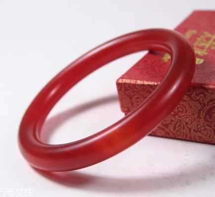 瑪瑙手鐲一般多少錢(qián)？瑪瑙手鐲市場(chǎng)行情