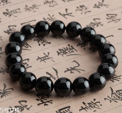 黑瑪瑙手串多少錢？黑瑪瑙手鏈市場價格