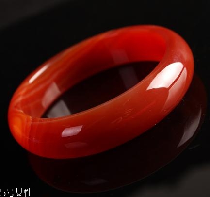 瑪瑙手鐲什么顏色好？瑪瑙手鐲顏色挑選方法